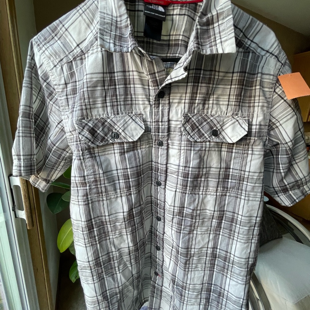 The North Face Hiking Active Outdoor Plaid Short Sleeve Shirt Men's Medium. - Picture 1 of 5